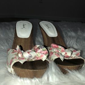 Cute floral high heel slip on’s